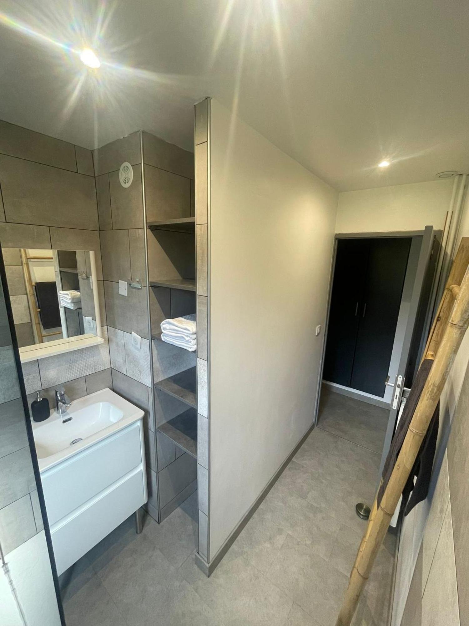 Chambre Avec Salle D'Eau Privee Dans Appartement Partage 200 M Du Tram Montpellier Bagian luar foto