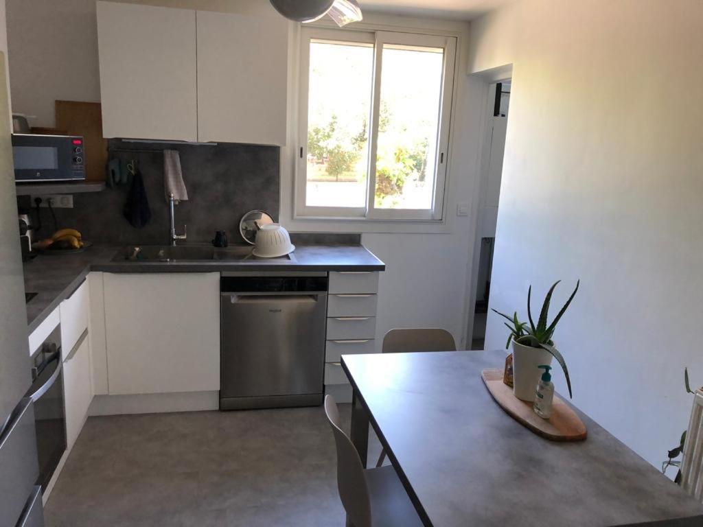 Chambre Avec Salle D'Eau Privee Dans Appartement Partage 200 M Du Tram Montpellier Bagian luar foto