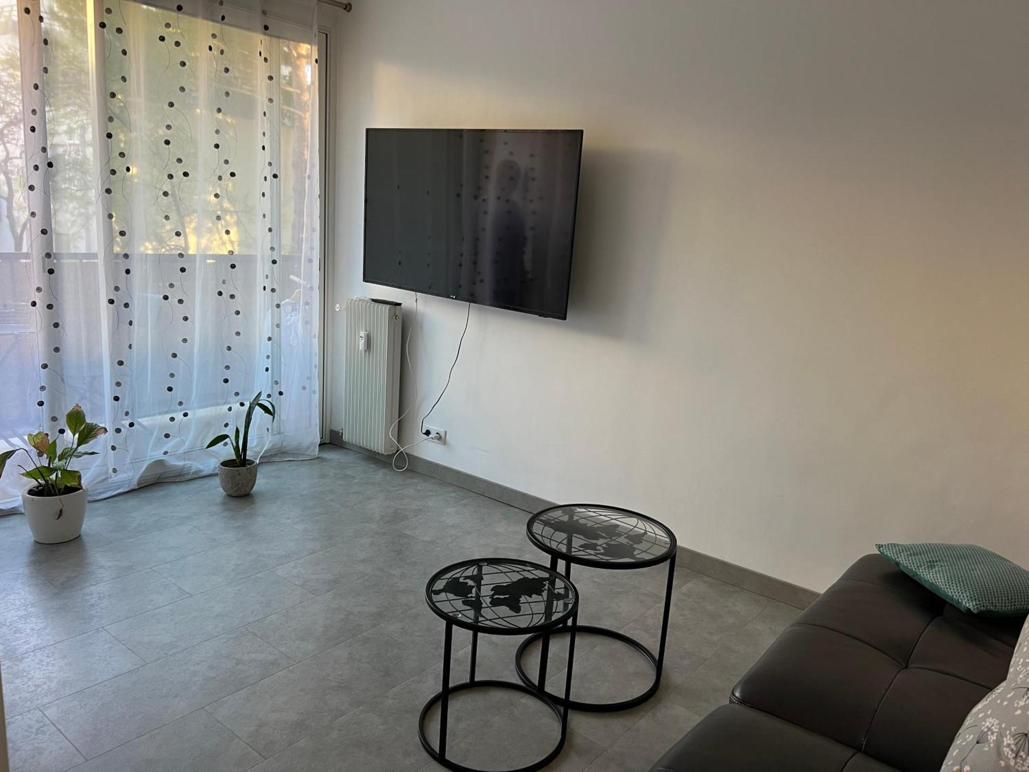 Chambre Avec Salle D'Eau Privee Dans Appartement Partage 200 M Du Tram Montpellier Bagian luar foto