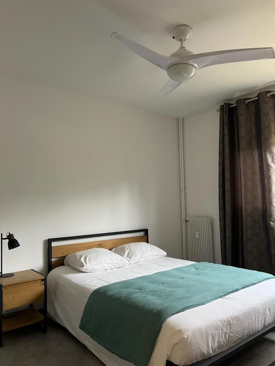 Chambre Avec Salle D'Eau Privee Dans Appartement Partage 200 M Du Tram Montpellier Ruang foto